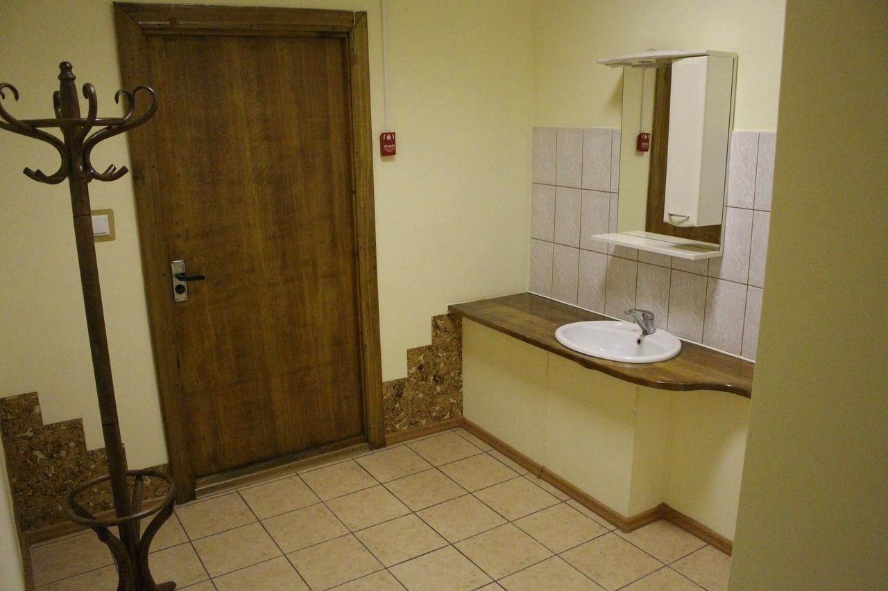 Rooms For Rent On Vokzal Brest Bagian luar foto
